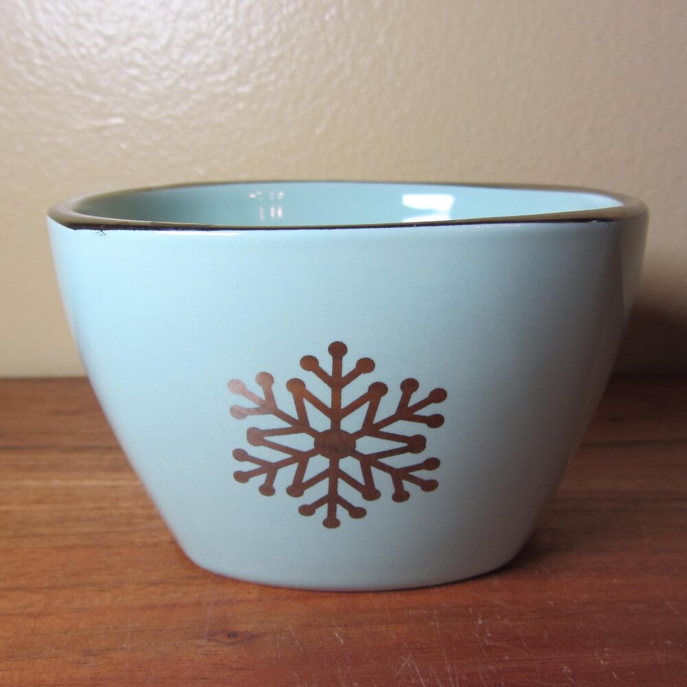 4 for $40 - 10 oz snowflake bowl porcelain ciroa silver & blue (W4993)